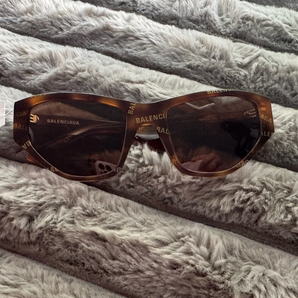 Balenciaga‎ Cat-Eye Sunglasses – Tortoiseshell Logo Frame - Picture 6 of 12